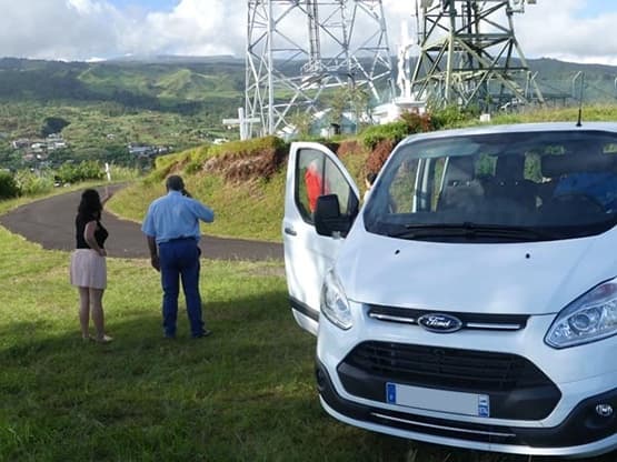 Chauffeur privé professionnel à votre écoute à La Réunion Chauffeur Privé VTC à votre écoute tout déplacements Cilaos Entre-Deux La Possession Le Port