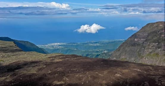 Découvrir le Python de la Fournaise et les cirques de la Réunion Chauffeur Privé VTC pour découvrir les paysages magnifiques de La Réunion